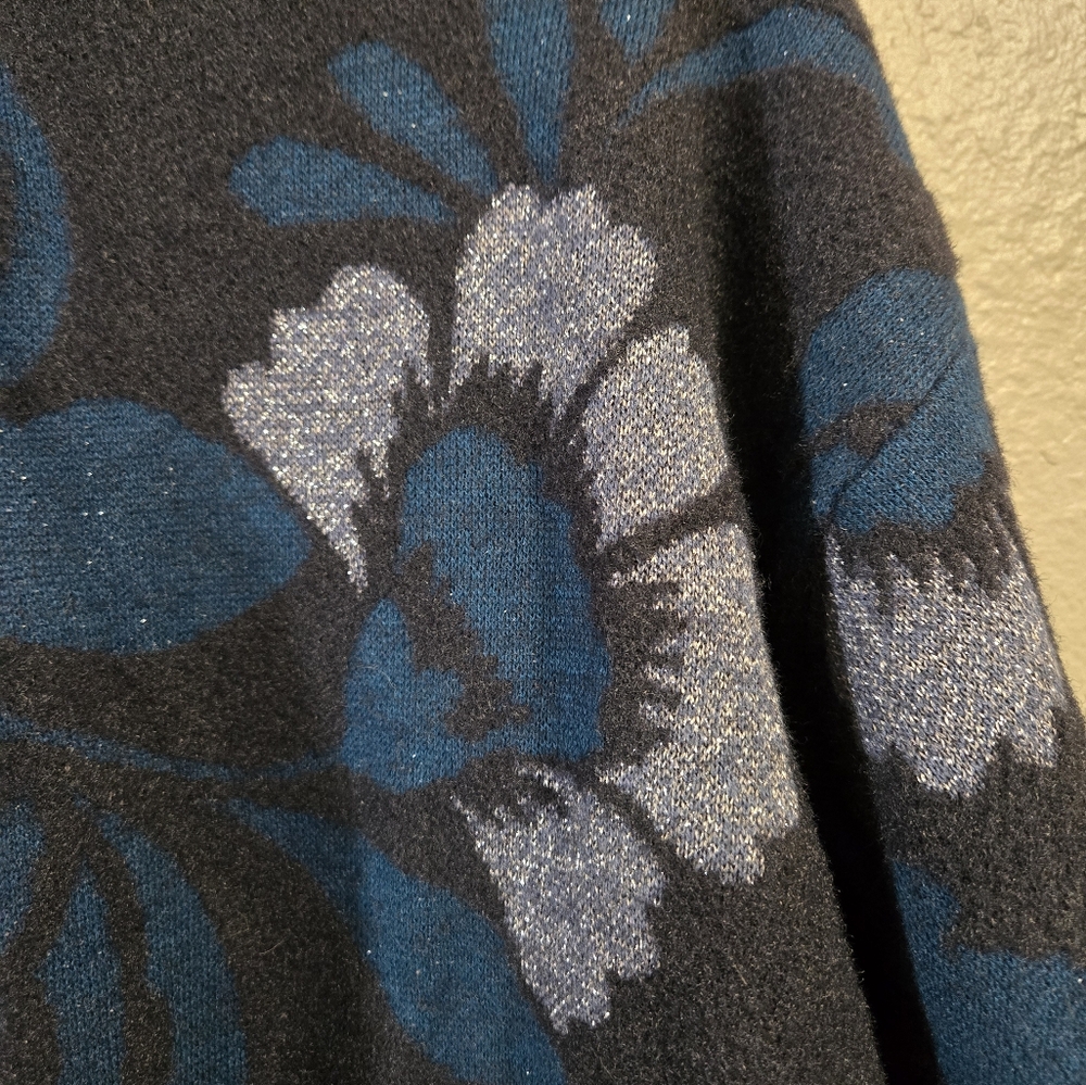Ann Taylor 2023 Blue Floral With Metallic Silver Details Sweater Size Medium - Picture 4 of 16